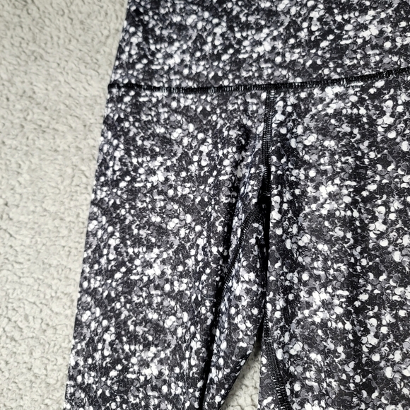 Lululemon Shine Tight Shimmy Shimmer Womens 4 Athlesuire Sporty Yoga Gym Sporty - Picture 9 of 16